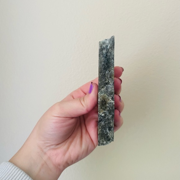 Labradorite - Picture 8 of 12